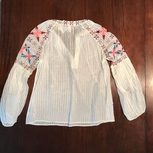 BELLE VERE Embroidered Blouse